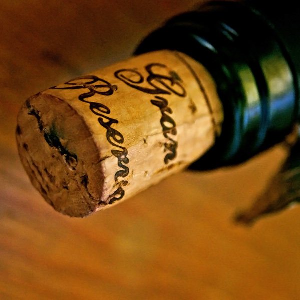 Why and what to do if a cork breaks?